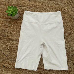 WHITE BIKER SHORTS